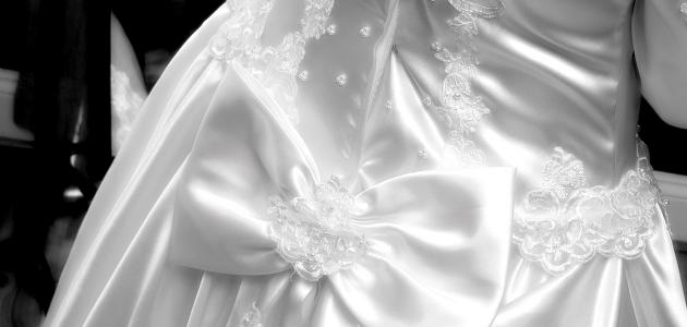 تفسير الاحلام لبس فستان الزفاف رؤية لبس فستان الزفاف فى الحلم
